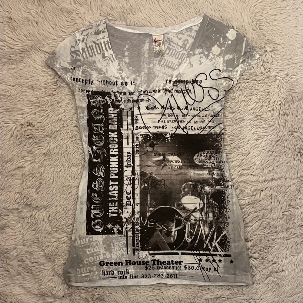 Guess Women's Gray Graphic Top size small